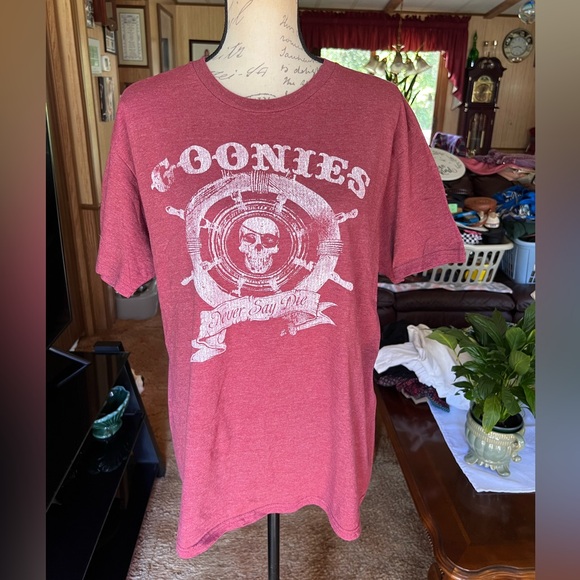 Men’s or women’s the Goonies old school short sleeve tee shirt. - Picture 14 of 15